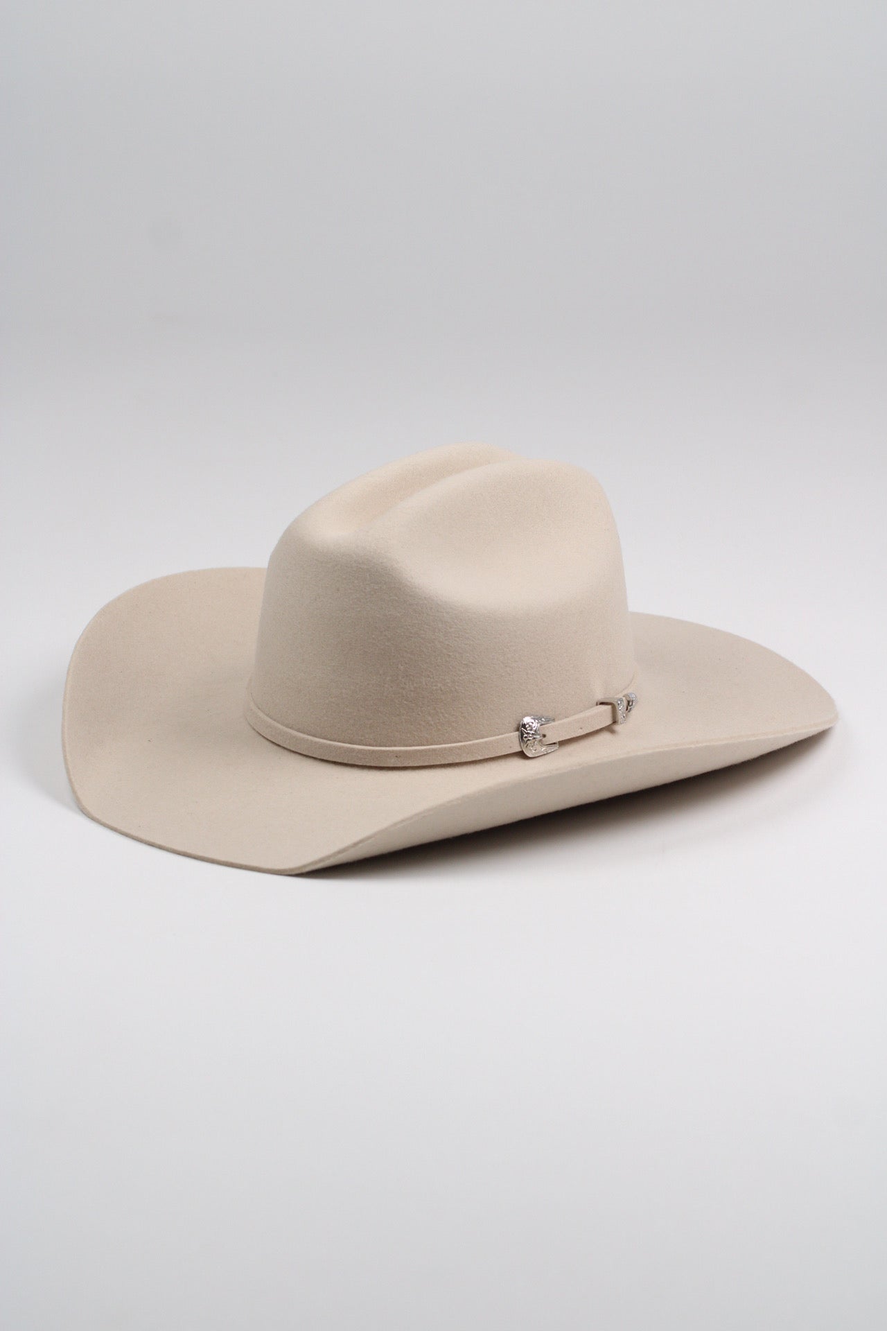 The Mustang - Cream