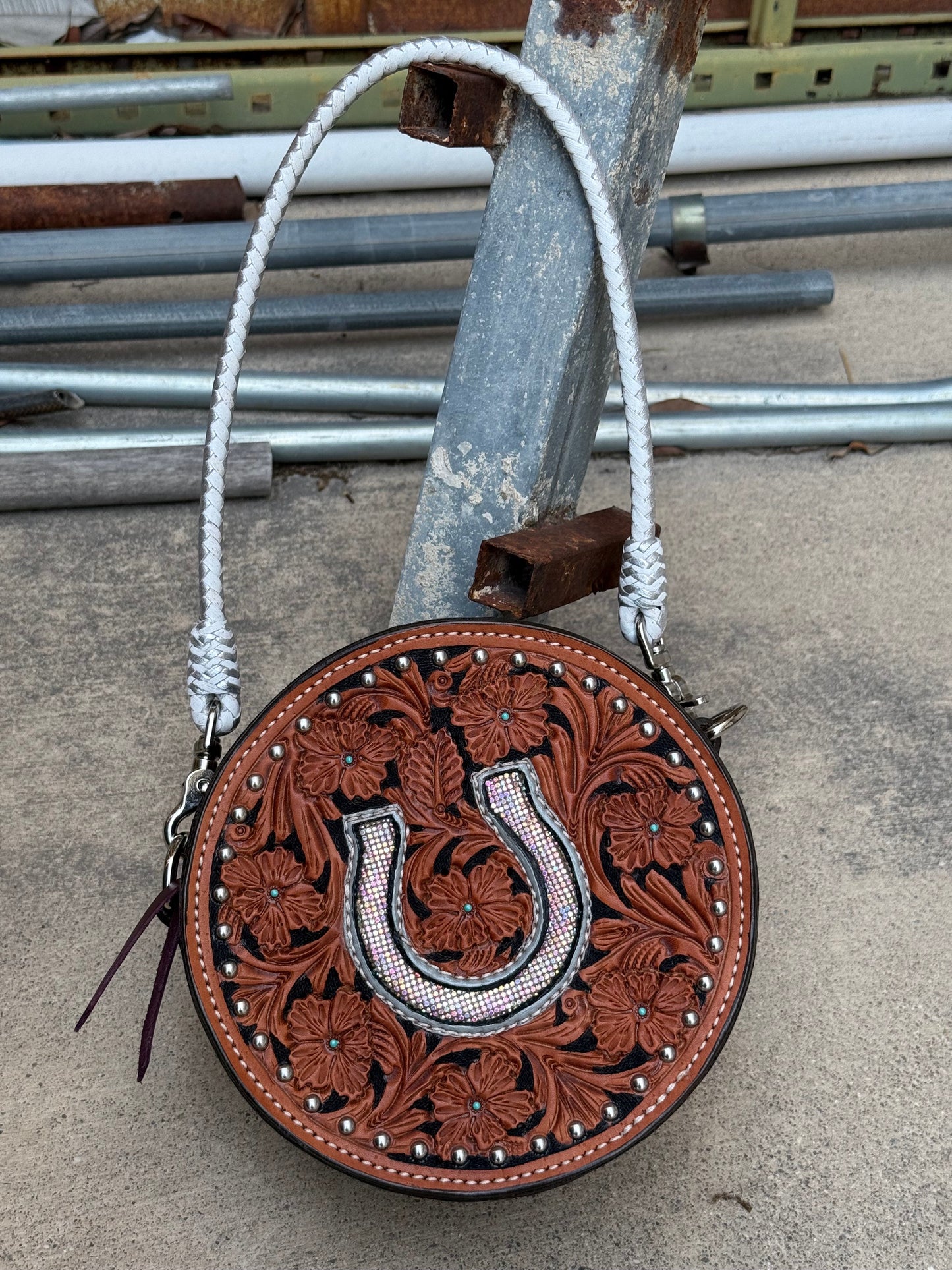 8" Canteen- Horse Shoe